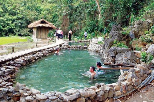 Phát triển du lịch cộng đồng gắn với bảo tồn văn hóa dân tộc ở Sơn La