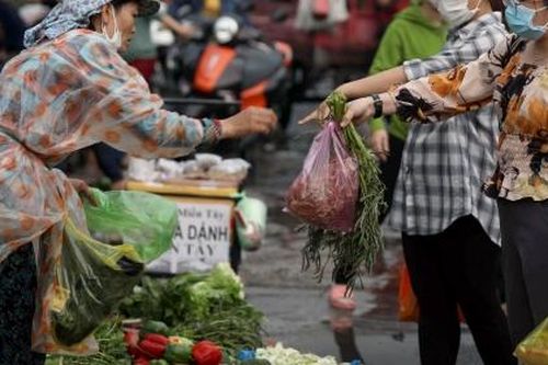 Tăng lương và nỗi lo tăng giá