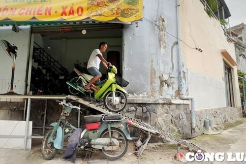 Người dân TP HCM nâng nền nhà lên đến 1,2m để chống ngập