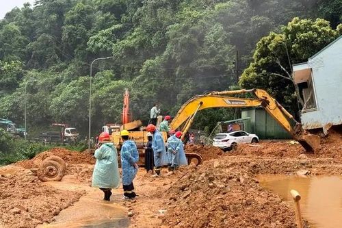 Tập trung ứng phó với mưa lũ, khắc phục sạt lở khu vực Trung Bộ, Tây Nguyên.