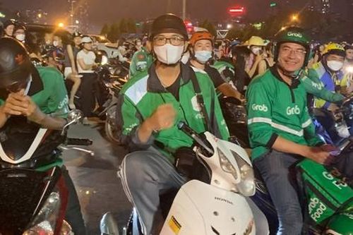Xe ôm kiếm tiền gấp 5 lần trong ngày BlackPink đến Hà Nội