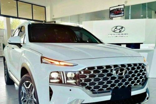 Mua Hyundai Santa Fe sau 1 năm bán lỗ hơn 600 triệu, chủ xe 'khóc ròng'