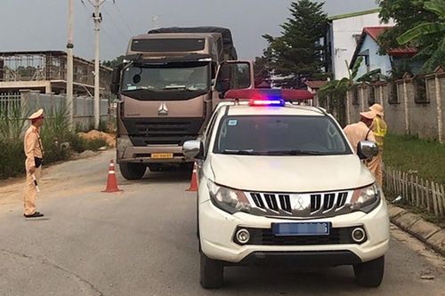 Tài xế xe đầu kéo chạy trốn CSGT qua 2 tỉnh Tuyên Quang, Phú Thọ