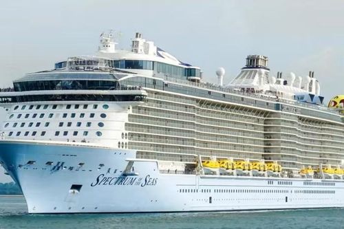 Singapore: Tìm kiếm hành khách mất tích sau khi rơi khỏi du thuyền Spectrum of the Seas