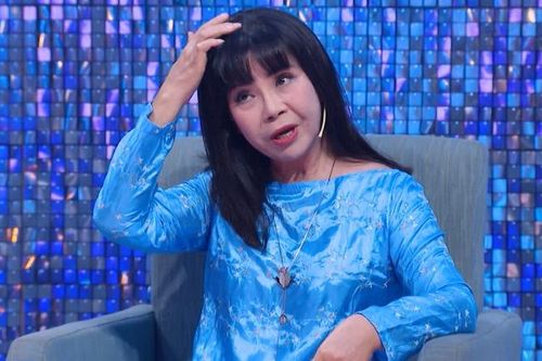 Ca sĩ Ánh Tuyết: 'Sức khỏe tôi không tốt, ngoài cột sống còn có 1 khối u ở não'