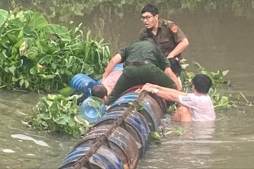 Buồn chuyện gia đình, cô gái nhảy sông Búng tự tử