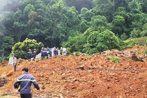 Khẩn trương khắc phục sạt lở đất tại đèo Bảo Lộc, chủ động ứng phó với mưa lớn