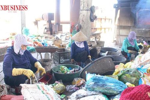 Những 'bông hồng thép' ngày đêm giữ sạch môi trường ở Kim Sơn