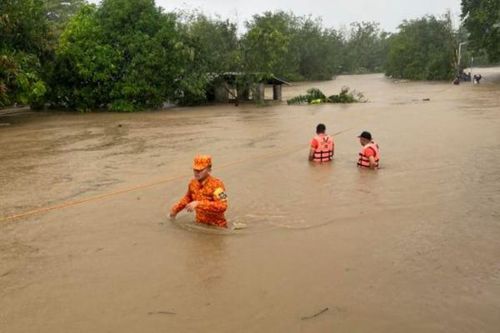 Bão chồng bão, hai nước châu Á sơ tán khẩn cấp hàng trăm nghìn dân