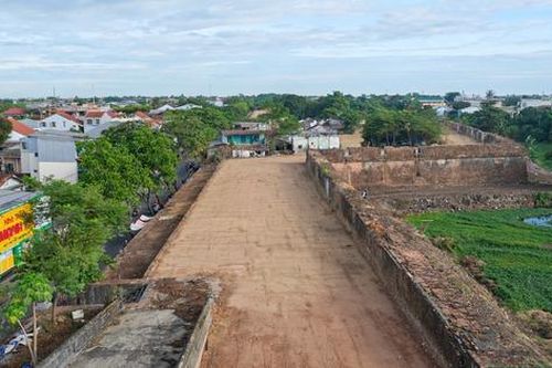 Thượng thành Huế 'khoác áo mới' sau khi san phẳng nhà hoang, phát quang cỏ dại