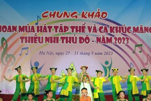 Sôi nổi liên hoan múa hát tập thể và ca khúc măng non Thủ đô