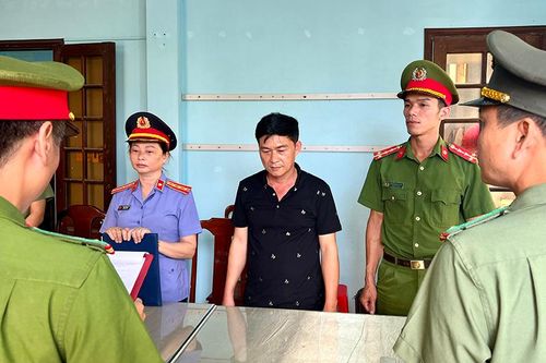 Bắt giam giám đốc một công ty khai thác khoáng sản trái phép