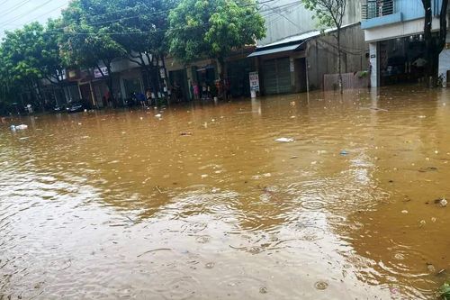 Mưa lớn làm hư hại 127 nhà dân ở thành phố Lào Cai