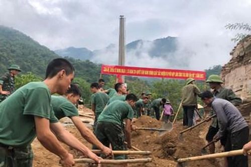 Ống kính bạn đọc: Chung sức 'hồi sinh' vùng lũ quét Tà Cạ
