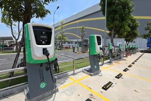 Đề xuất nhiều chính sách hỗ trợ chuyển đổi sang ô tô điện
