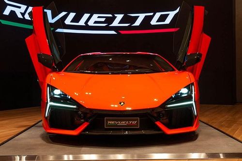 Đại gia Việt muốn 'tậu' Lamborghini Revuelto phải chờ đến tận 2026