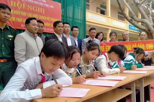 Đa dạng hình thức phổ biến giáo dục pháp luật trong trường học