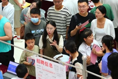 Không chỉ 'nằm yên' buông xuôi, giới trẻ Trung Quốc rộ lối sống 'làm con toàn thời gian'