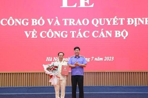 Trao Quyết định bổ nhiệm chức vụ Tổng Biên tập Tạp chí Kiểm sát