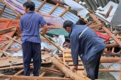 Nhiều tỉnh, thành thiệt hại nặng vì mưa lớn kéo dài