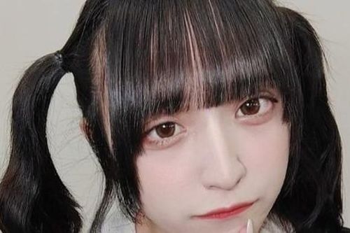 Nữ ca sĩ 17 tuổi qua đời sau 4 tháng ra mắt giới giải trí