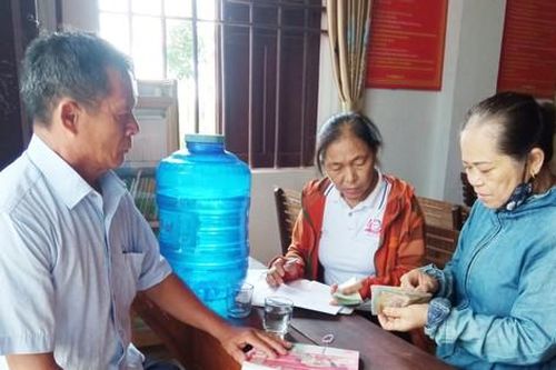 Cả xóm góp tiền hỗ trợ nam sinh nghèo vào đại học