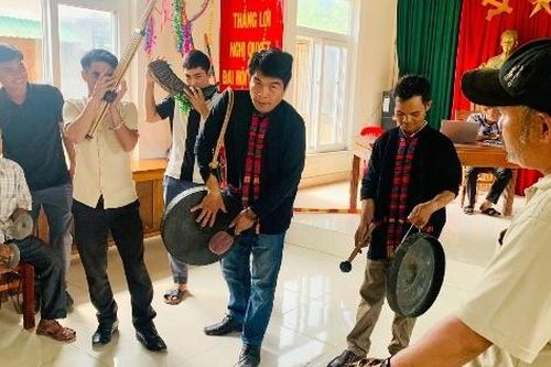 Hướng Hóa truyền dạy nghệ thuật trình diễn cồng chiêng dân tộc Vân Kiều, Pa Kô