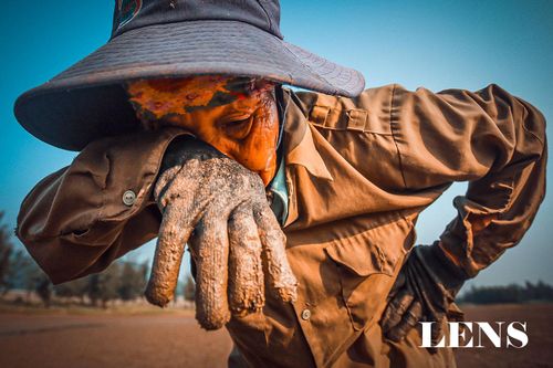 'Thân cò' nơi cửa biển Lạch Kèn…