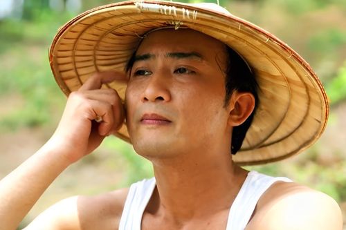 Làng Trong Phố vừa lên sóng đã mất điểm trầm trọng, khán giả đòi bỏ phim