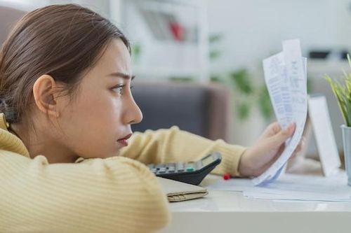 4 nguyên tắc chi tiêu giúp bạn tránh bị thâm hụt ngân sách khi chưa hết tháng