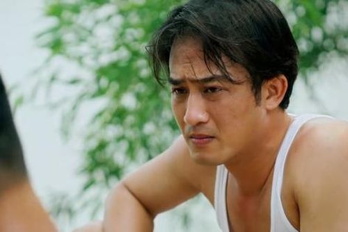 'Làng trong phố' lên sóng tập 1, khán giả phản ứng với giọng nói 'lạ' của Doãn Quốc Đam