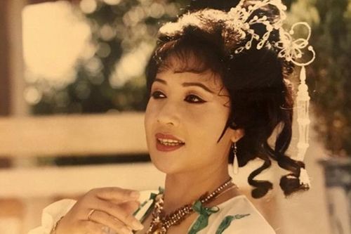 NSND Lệ Thủy: Từng gặp biến cố cháy nhà, khóc ướt gối vì bị đẩy xuống hát vai phụ