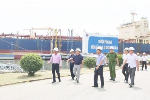 Đoàn khảo sát của Bộ Công an làm việc với Công ty Xăng dầu B12