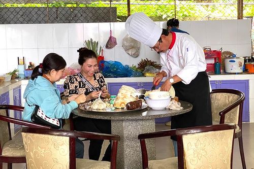 Tập huấn kỹ thuật chế biến món ăn từ rau rừng núi Cấm