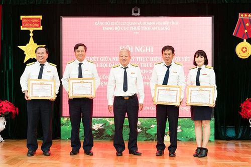 Sơ kết giữa nhiệm kỳ Đại hội Đảng bộ Cục Thuế tỉnh An Giang lần thứ XIII (nhiệm kỳ 2020 – 2025) và sơ kết công tác Đảng 6 tháng đầu năm 2023