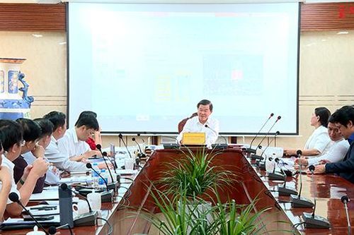 Xem xét các dự án nhà ở xã hội, nông nghiệp công nghệ cao