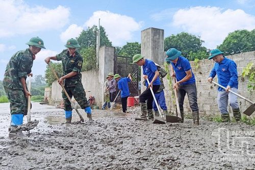 Màu xanh áo lính góp sức xây dựng nông thôn mới
