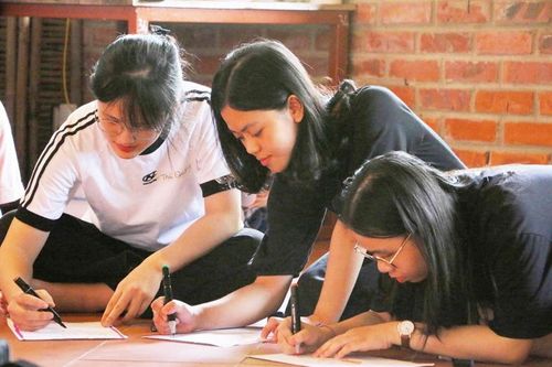 Đánh thức tình yêu Huế