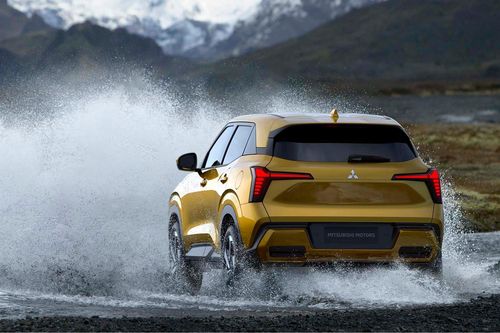 Thêm hình ảnh thực tế mẫu SUV cỡ nhỏ hoàn toàn mới của Mitsubishi, ra mắt vào 10/8