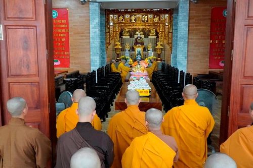 Hội Tăng Ni sinh tỉnh Thái Bình cúng dường các trường hạ trong tỉnh