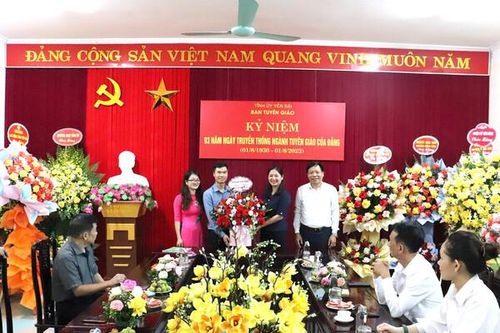 TC Kinh tế Môi trường chúc mừng 93 năm Ngày Truyền thống Tuyên giáo Tỉnh ủy Yên Bái