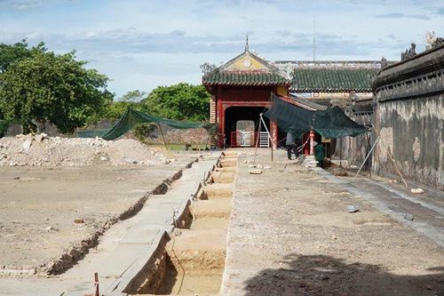 Phát lộ dấu tích điện Cần Chánh trong Hoàng thành Huế