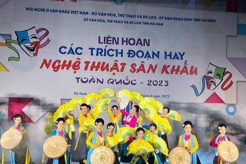 Nhiều cuộc thi sân khấu, nhưng tẻ nhạt nội dung