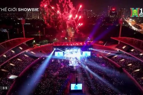 Fan quốc tế ấn tượng với pháo hoa concert BlackPink tại VN