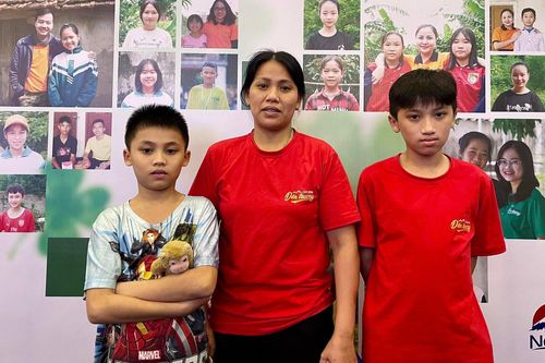 Bố mất sớm, mẹ mắc u não, cậu bé 13 tuổi có nguy cơ nghỉ học giữa chừng