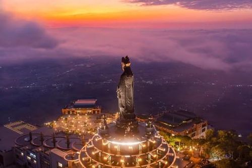 Khám phá núi Bà Đen - nóc nhà Nam Bộ