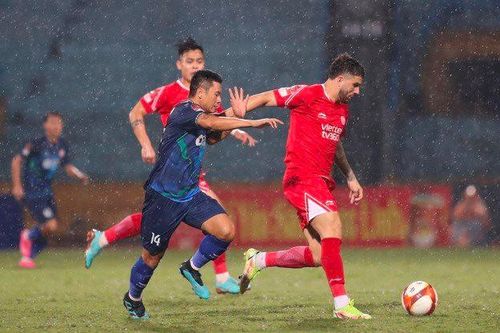 Hòa 0-0 trước Topenland Bình Định, Viettel FC tạm vươn lên vị trí thứ hai trên bảng xếp hạng