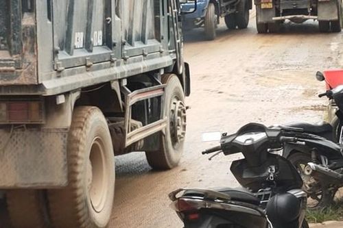 Đà Nẵng: Hàng loạt xã của huyện Hòa Vang khổ vì mưa bùn, nắng bụi