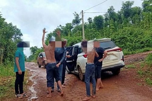 Đắk Nông: Tạm giữ nhóm đối tượng dùng hung khí 'bắt giữ người trái pháp luật'