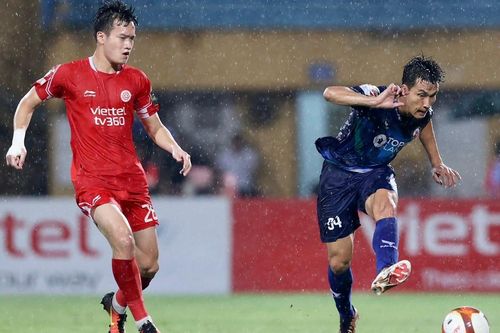 Văn Lâm khiến Hoàng Đức hụt bước trong cuộc đua vô địch V-League